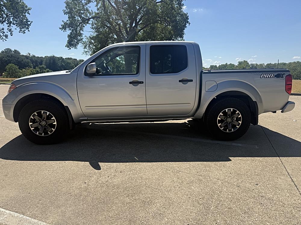 2020 Nissan Frontier SV - Photo 38