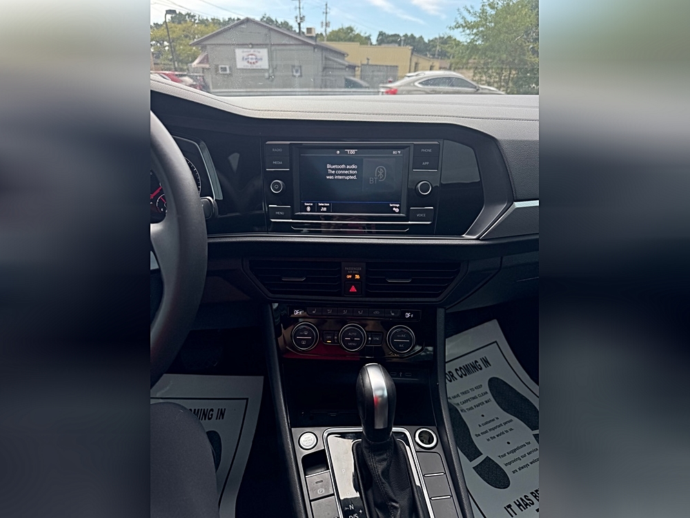 2020 Volkswagen Jetta SE - Photo 17