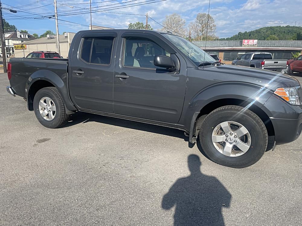 2013 Nissan Frontier 4.0 SV Crew Cab 4X4 AT SWB's photo