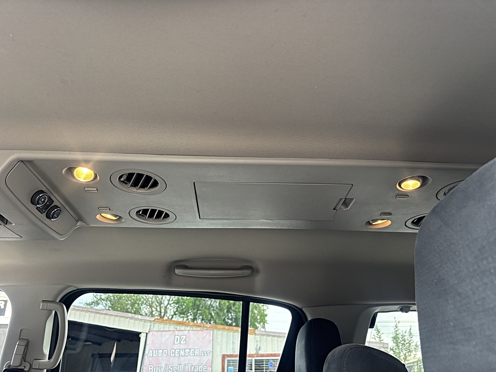 2015 Nissan Armada SV - Photo 23