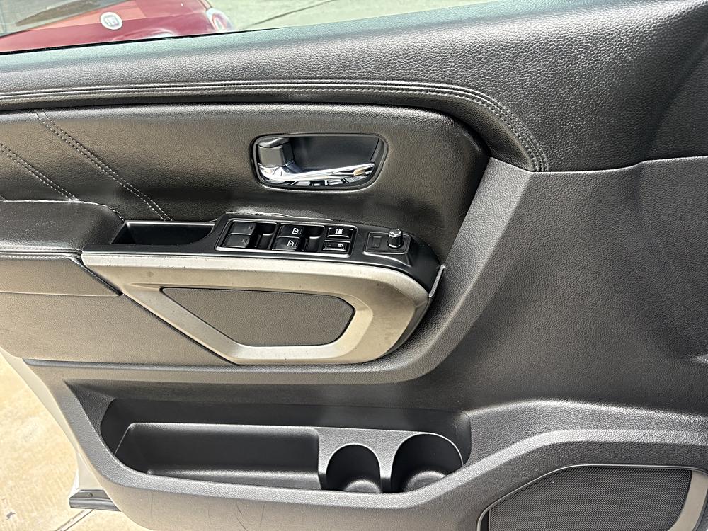 2015 Nissan Armada SV - Photo 27