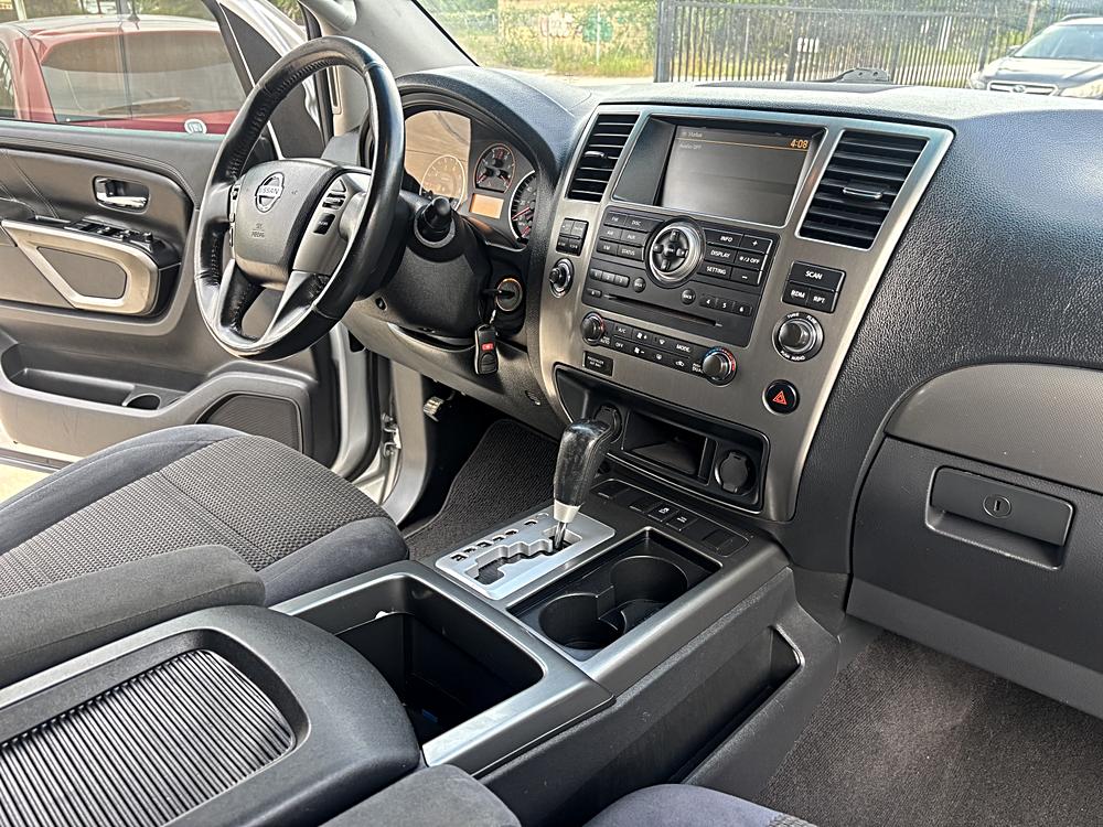 2015 Nissan Armada SV - Photo 21