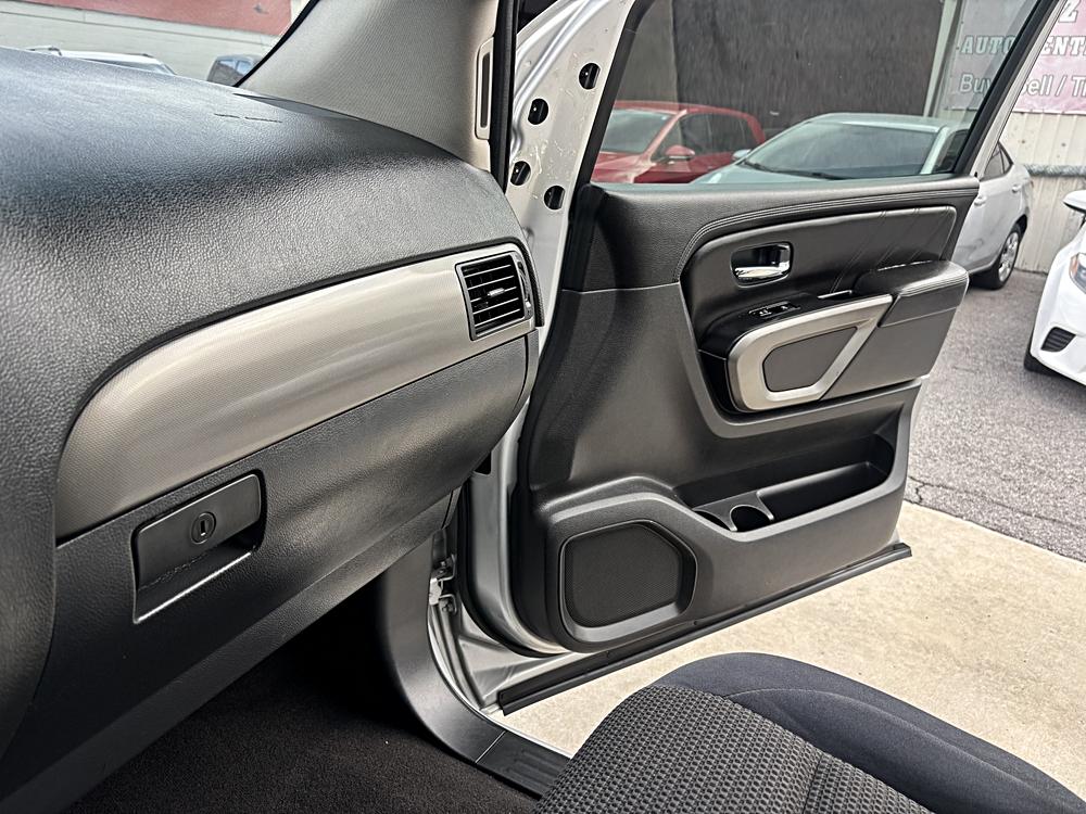 2015 Nissan Armada SV - Photo 28
