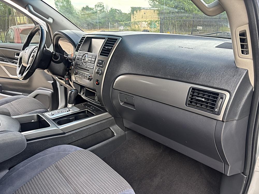 2015 Nissan Armada SV - Photo 20