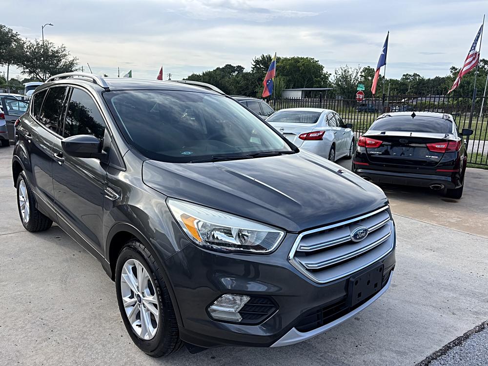 2019 Ford Escape SE's photo