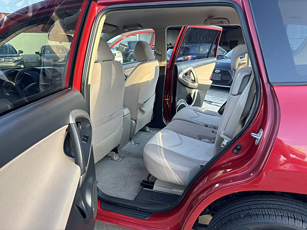 2006 Toyota RAV4 Base - Photo 10