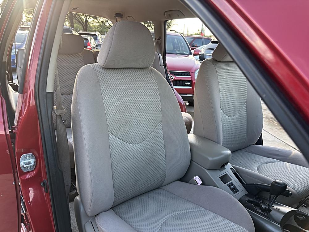 2006 Toyota RAV4 Base - Photo 14