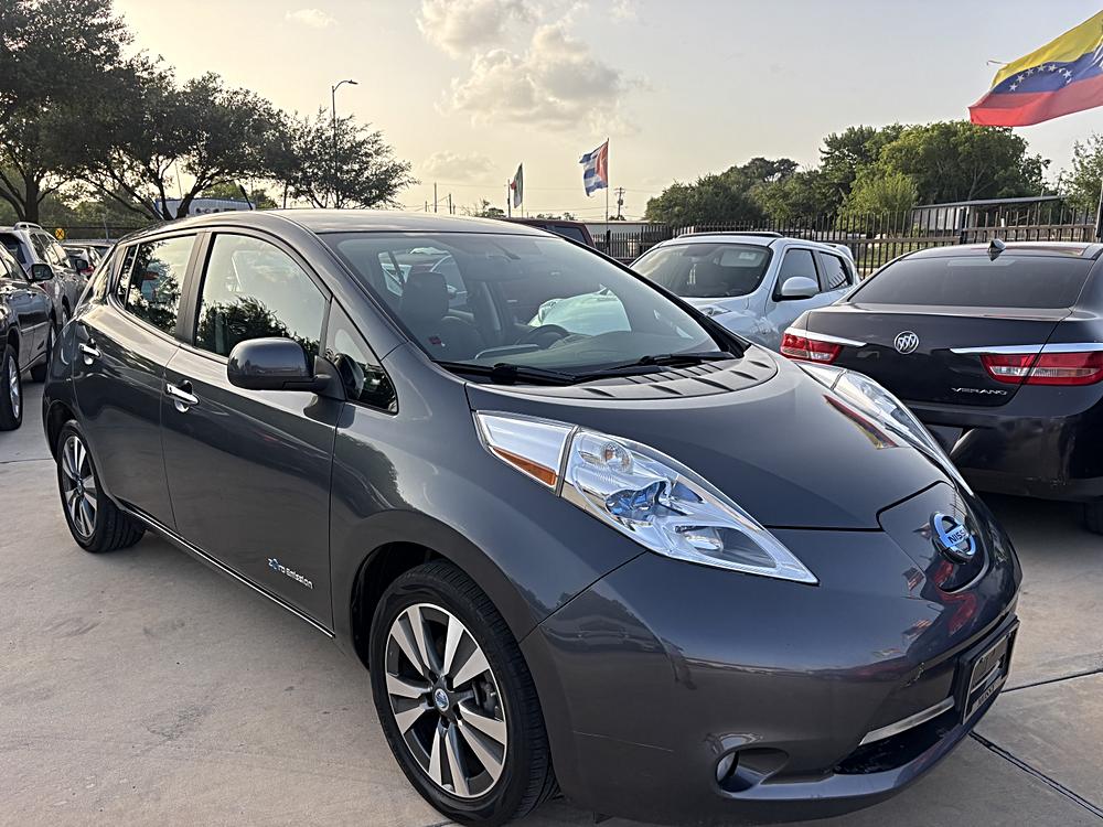 2013 Nissan Leaf SL's photo