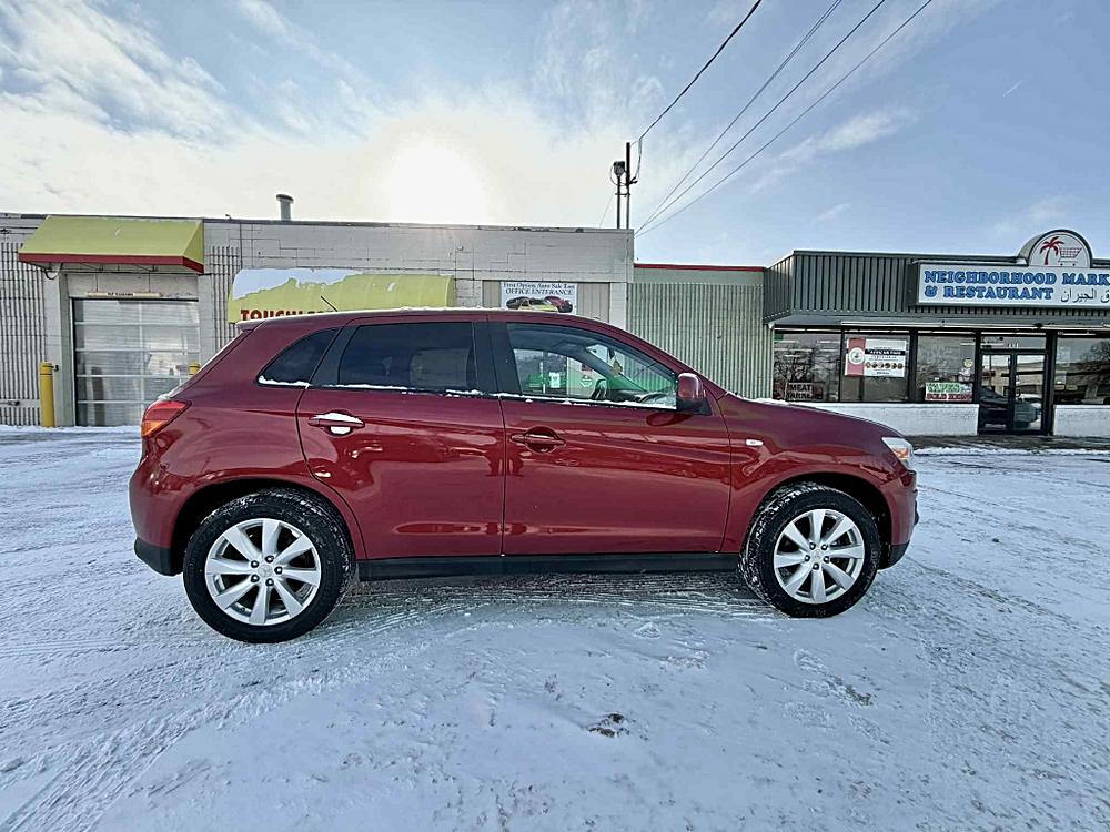 2014 Mitsubishi Outlander Sport ES's photo