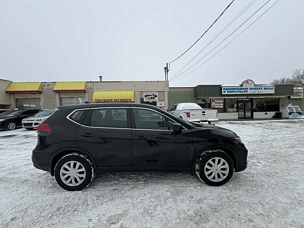 2017 Nissan Rogue S's photo