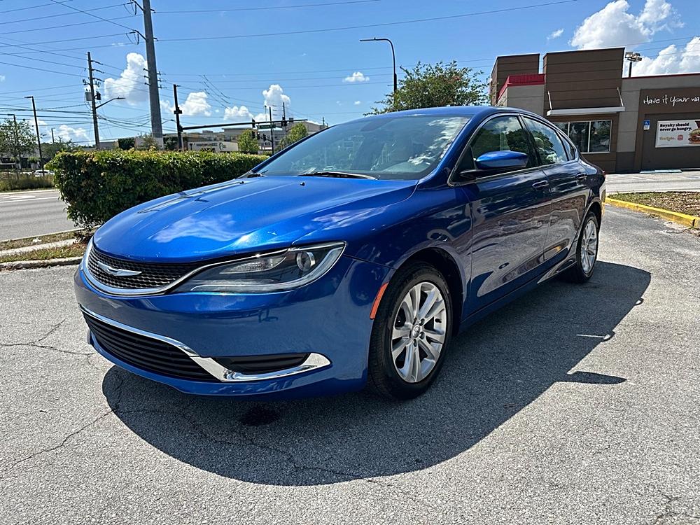 2016 Chrysler 200 Limited's photo