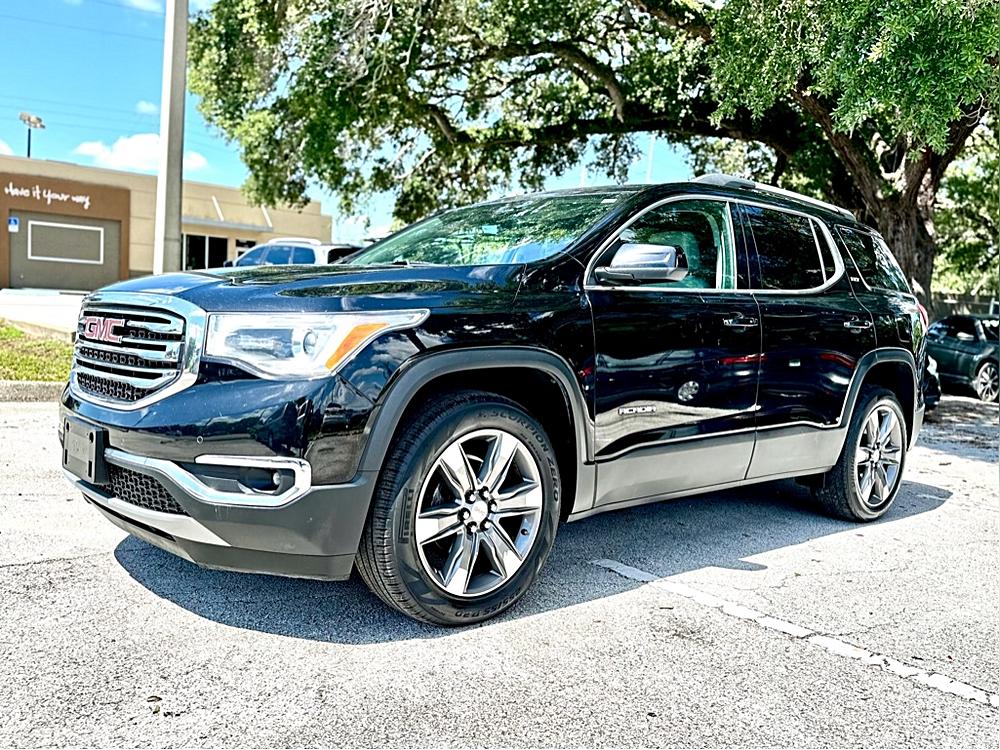 2017 GMC Acadia SL's photo