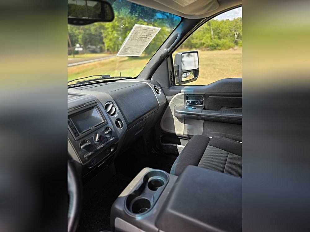 2004 Ford F-150 XL - Photo 6
