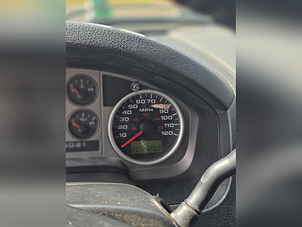 2004 Ford F-150 XL - Photo 7
