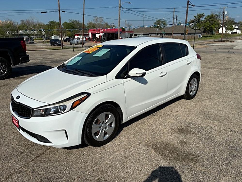 2017 Kia Forte5