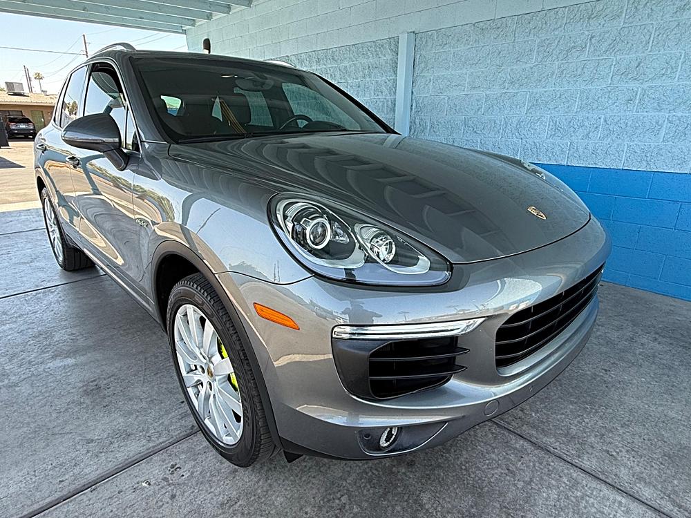 2016 Porsche Cayenne S E-Hybrid's photo