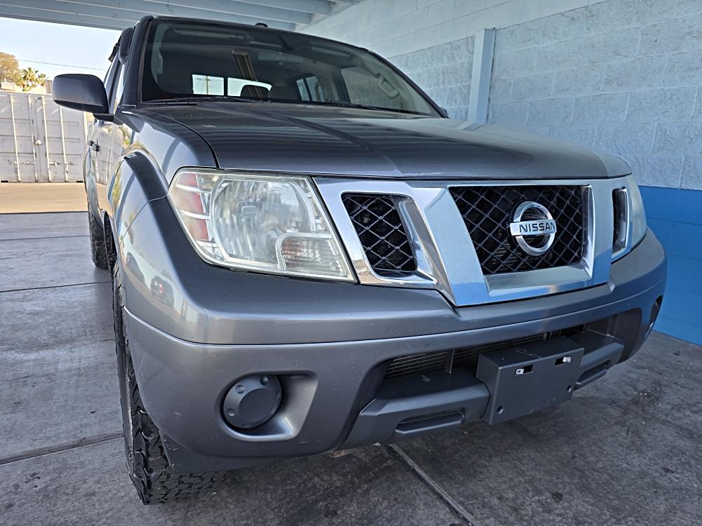 2016 Nissan Frontier 4.0 SV Crew Cab 4X4 AT SWB's photo