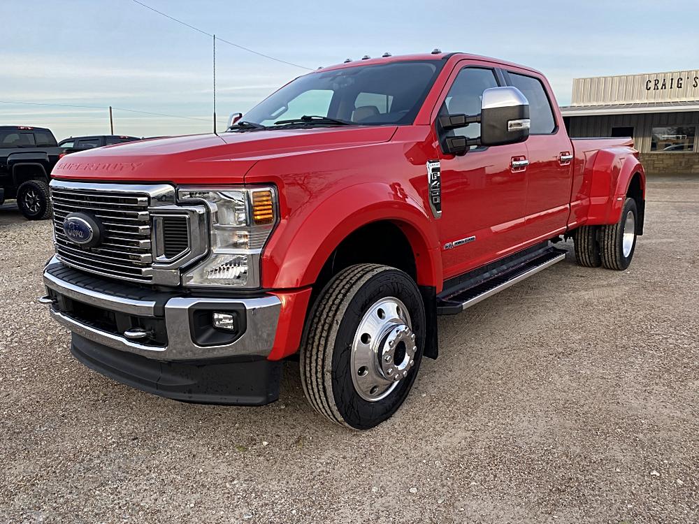 2022 Ford F-450 Super Duty Lariat's photo