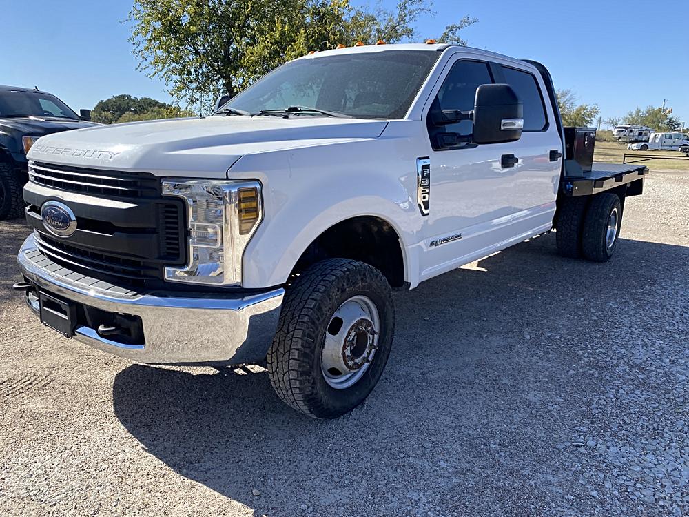 2018 Ford F-350 Super Duty Chassis Cab XL's photo