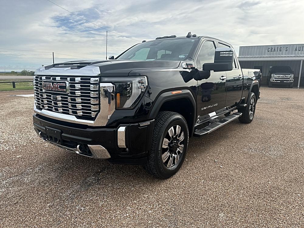 2024 GMC Sierra 4WD Crew Cab Standard Box Denali's photo