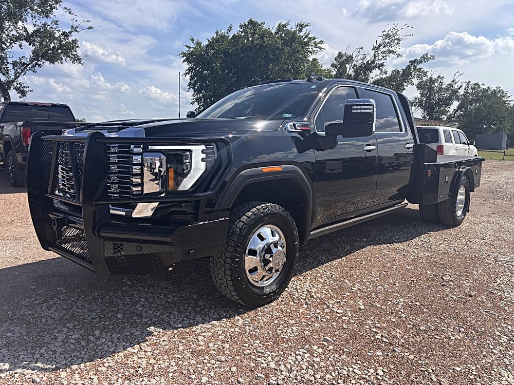 2024 GMC Sierra 4WD Crew Cab Long Box DRW Denali's photo