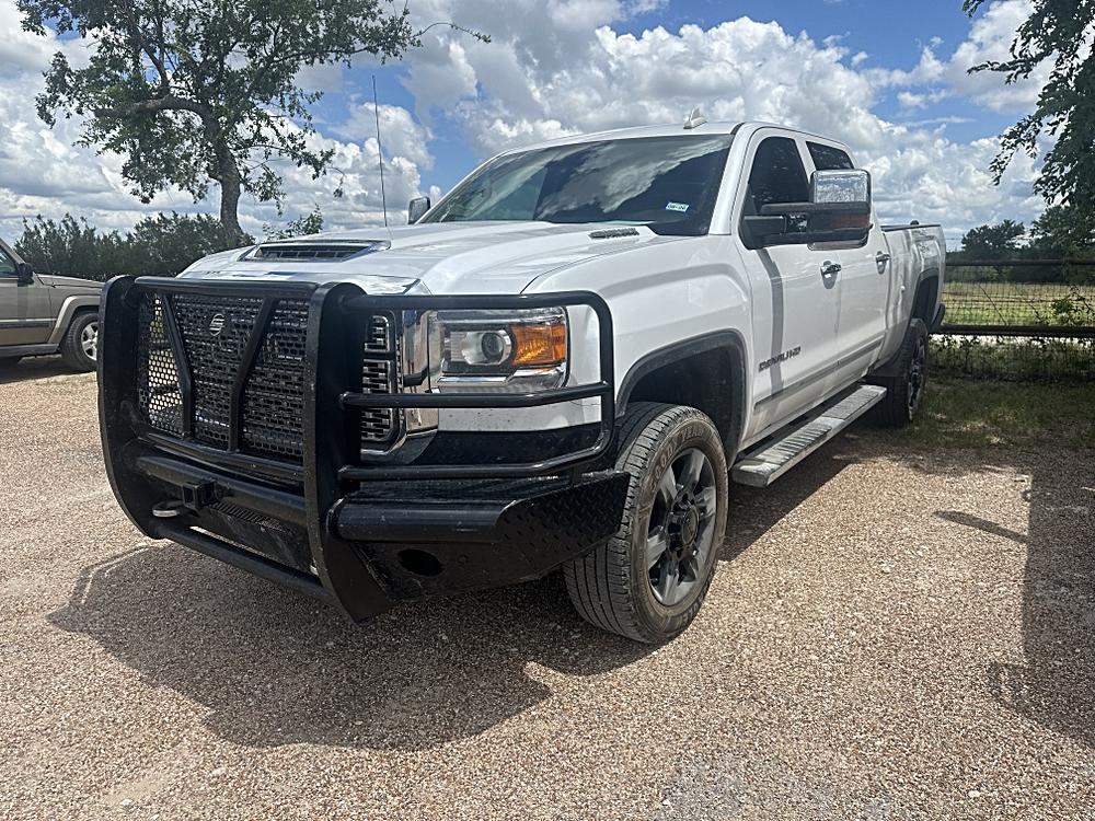 2019 GMC Sierra 4WD Crew Cab Standard Box Denali's photo
