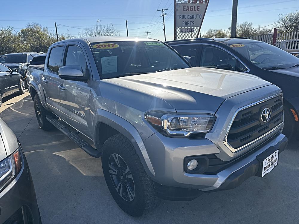 2017 Toyota Tacoma SR5's photo