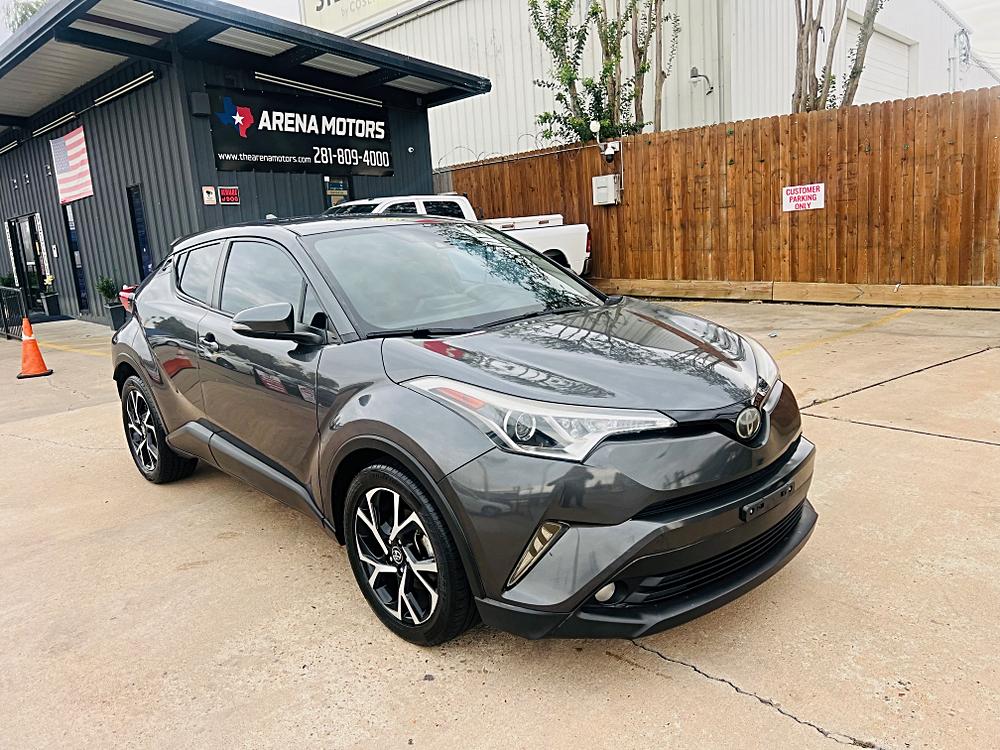 2018 Toyota C-HR XLE Premium's photo