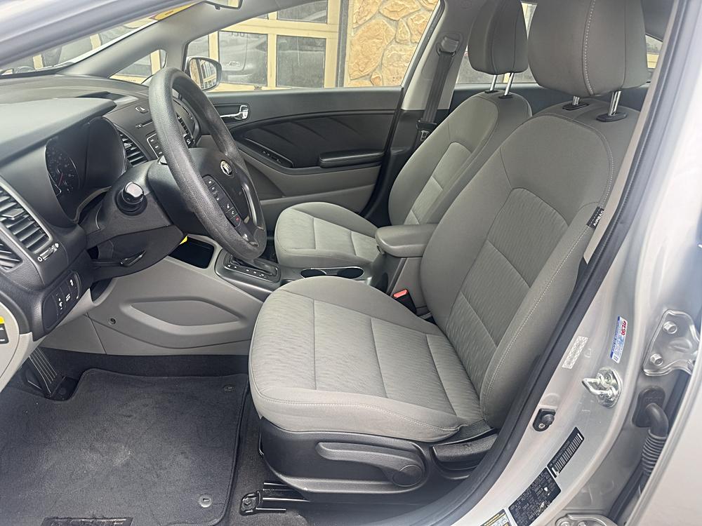 2015 Kia Forte LX - Photo 9