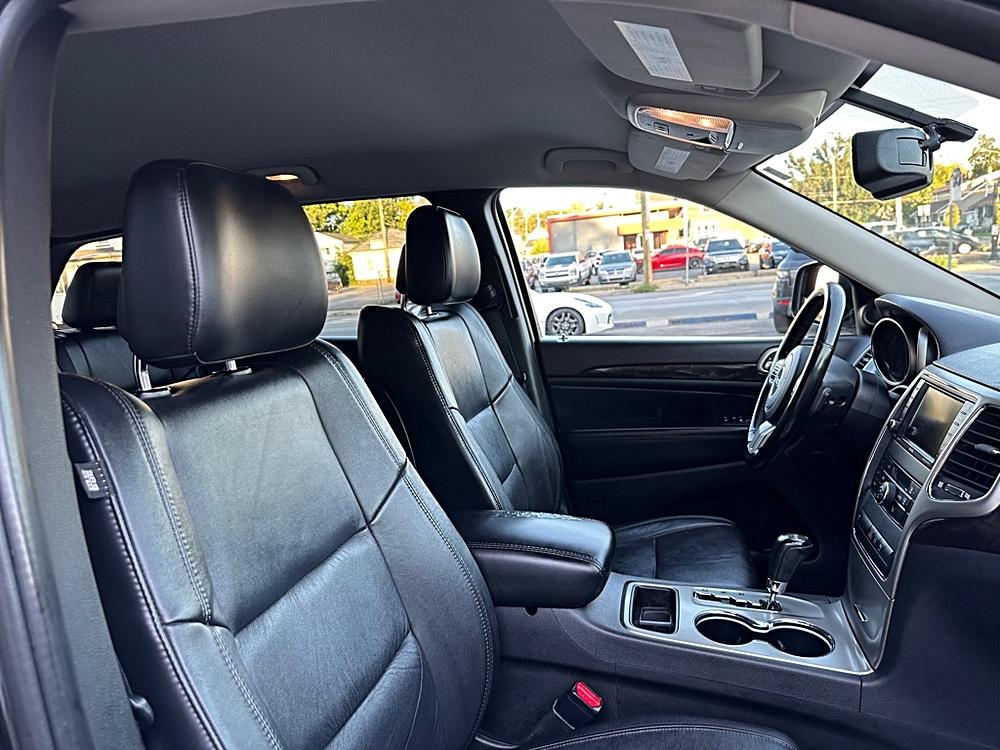2012 Jeep Grand Cherokee Laredo - Photo 15