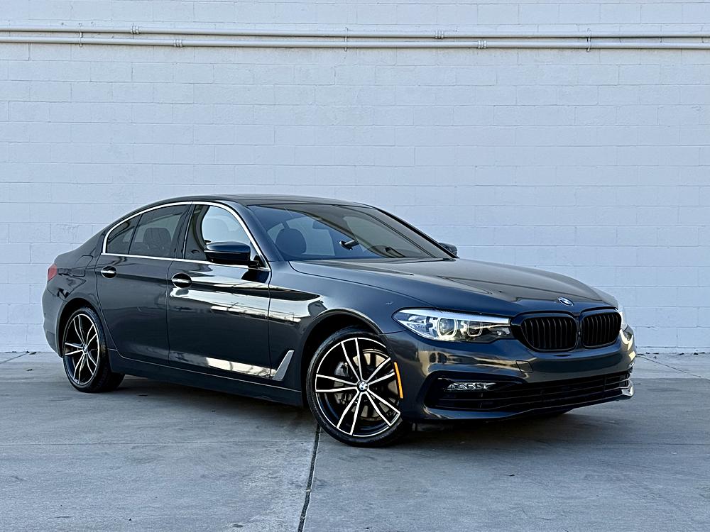 2018 BMW 5 Series 540i's photo