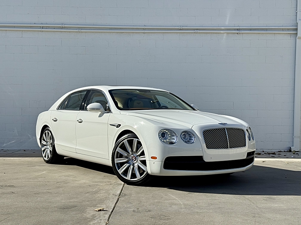 2016 Bentley Flying Spur Base's photo