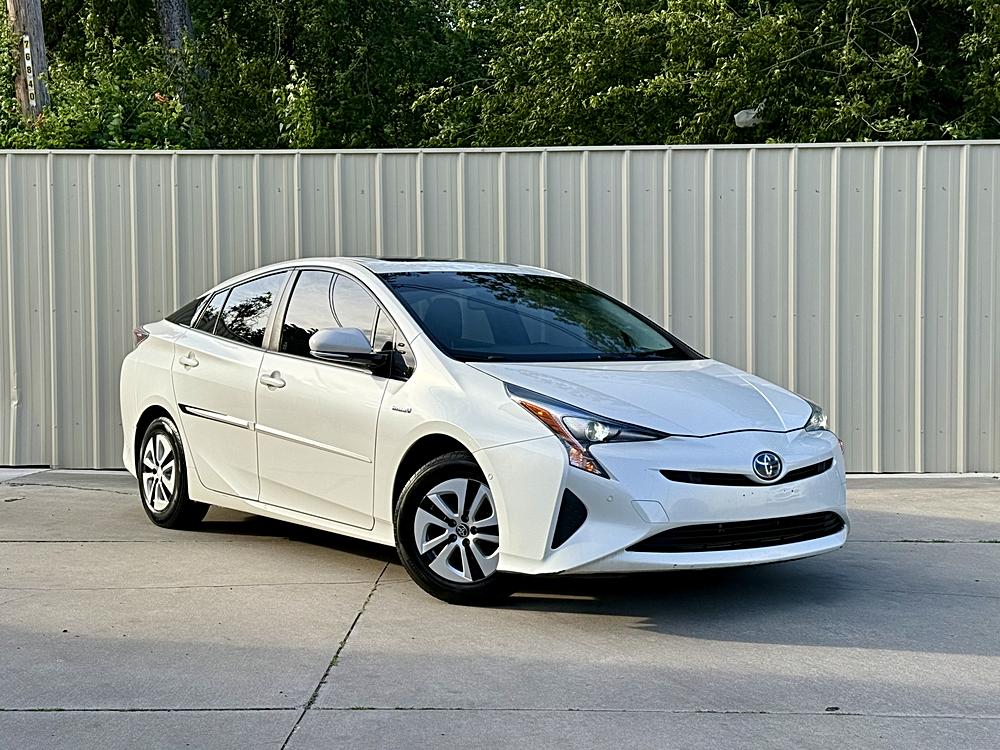 2017 Toyota Prius Four's photo