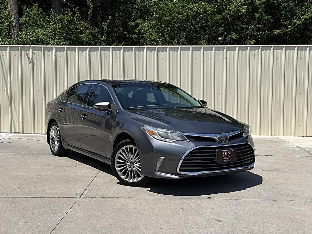 2016 Toyota Avalon Limited's photo