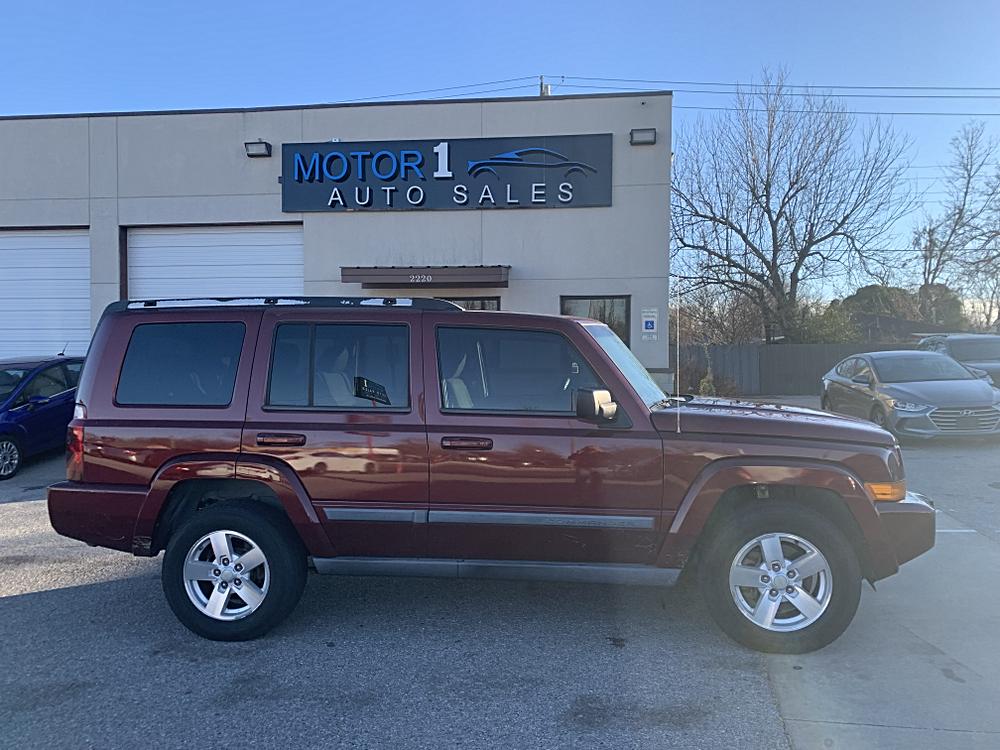 2007 Jeep Commander Sport's photo