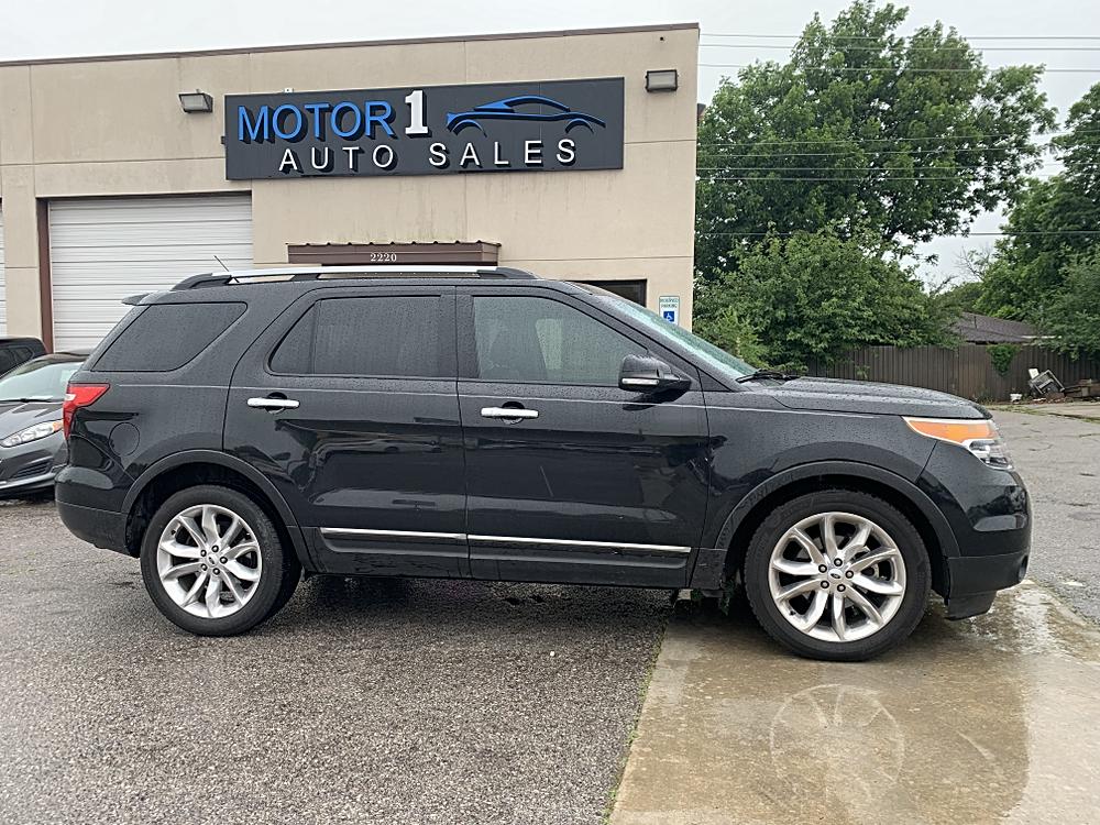 2013 Ford Explorer XLT's photo