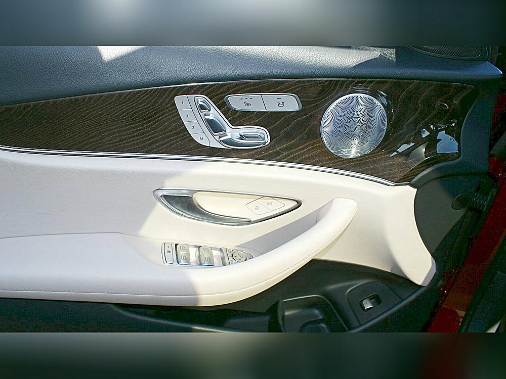 2019 Mercedes-Benz E-Class E300 - Photo 19