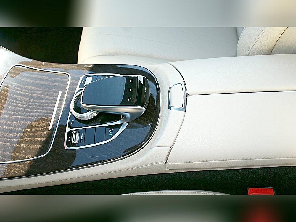 2019 Mercedes-Benz E-Class E300 - Photo 18