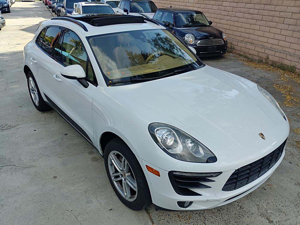 2016 Porsche Macan S's photo