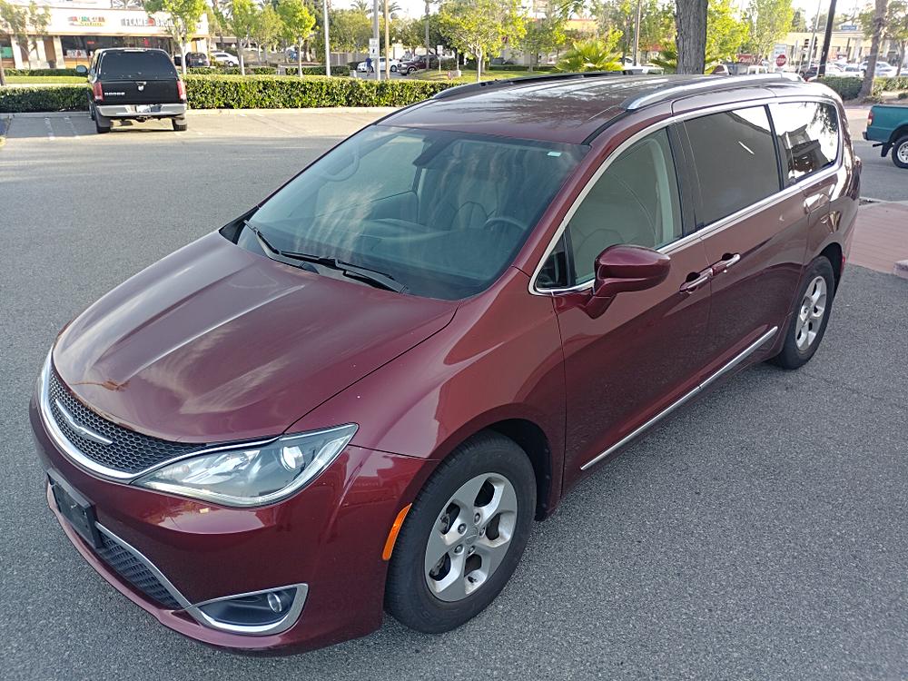 2017 Chrysler Pacifica Touring-L Plus's photo