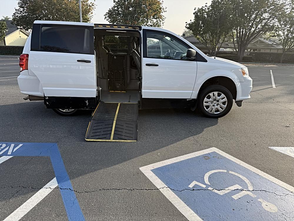 2019 Dodge Grand Caravan SE's photo