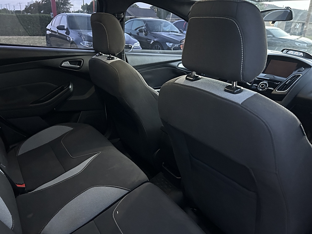2018 Ford Focus ST - Photo 17