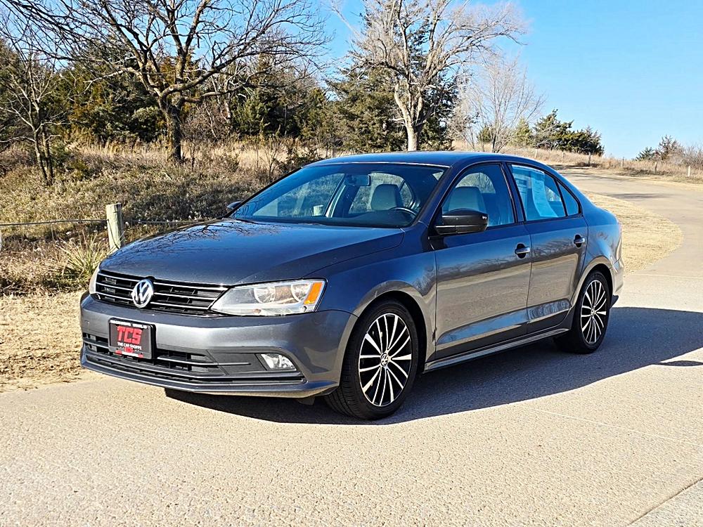 2016 Volkswagen Jetta Sport's photo