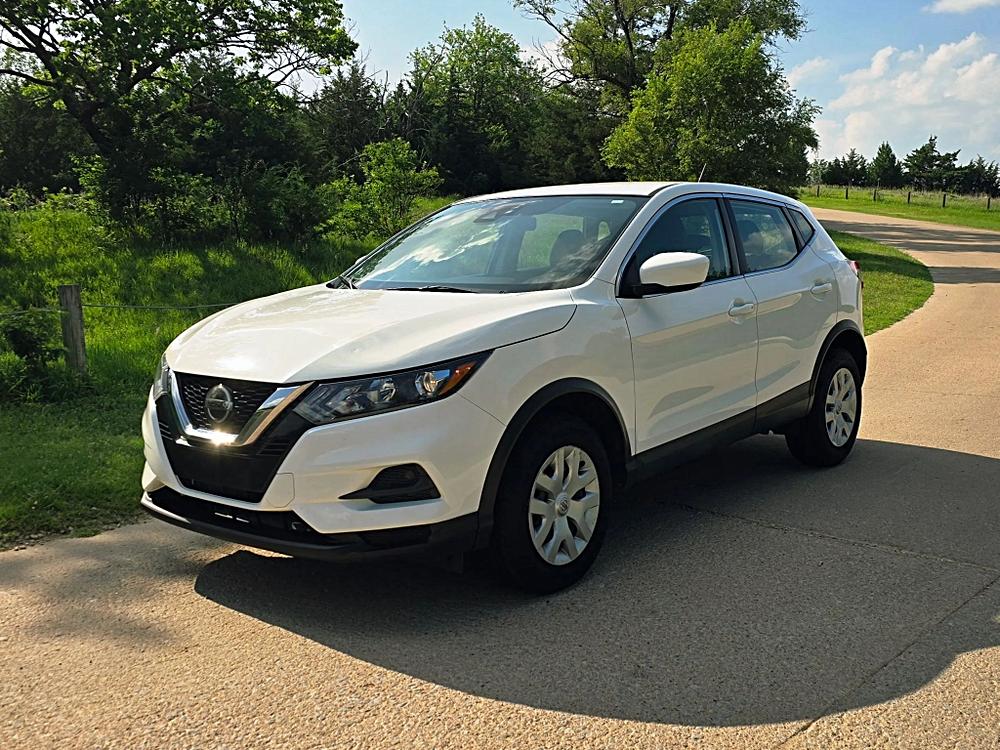 2020 Nissan Rogue Sport S FWD's photo