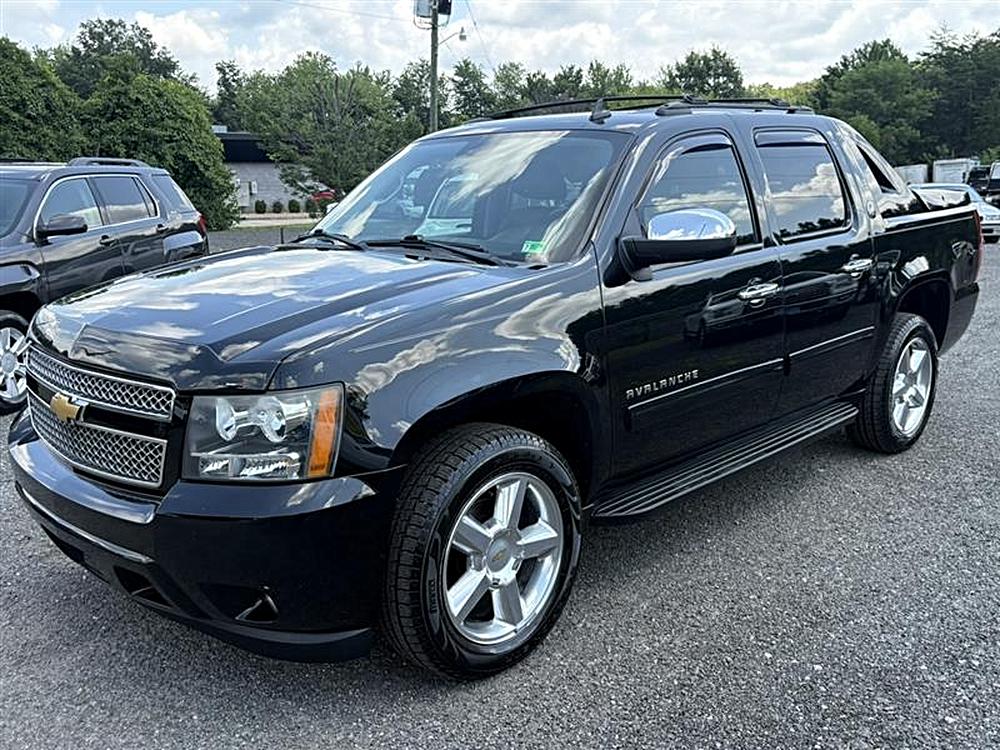 2013 CHEVROLET AVALANCHE BLACK DIAMOND
