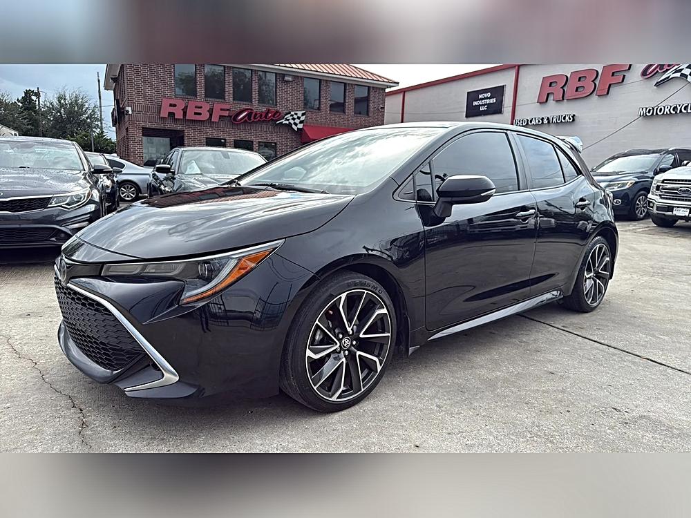 2019 Toyota Corolla Hatchback XSE's photo