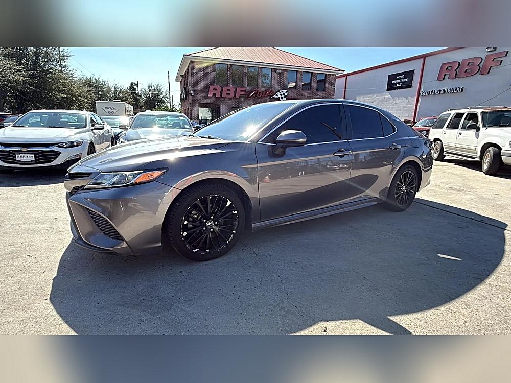 2020 Toyota Camry SE