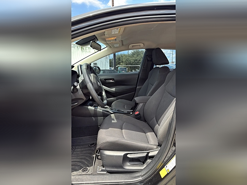 2021 Toyota Corolla LE - Photo 40
