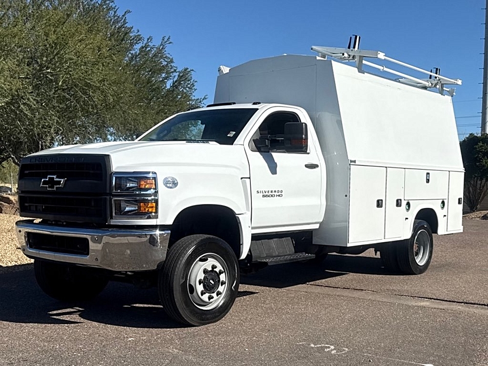 2019 Chevrolet Silverado 4500 Medium Duty Chassis Cab Work Truck's photo