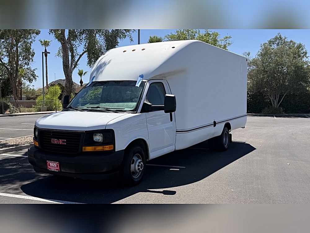 2017 GMC Savana 3500 177" WB's photo